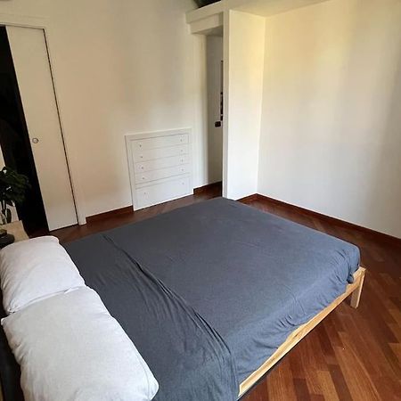 Ferienwohnung "Iris" Milano Lunigiana In Stazione Centrale Exterior foto