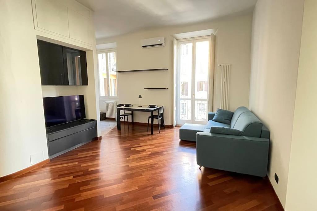 Ferienwohnung "Iris" Milano Lunigiana In Stazione Centrale Exterior foto