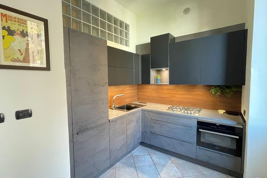 Ferienwohnung "Iris" Milano Lunigiana In Stazione Centrale Exterior foto