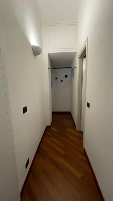 Ferienwohnung "Iris" Milano Lunigiana In Stazione Centrale Exterior foto